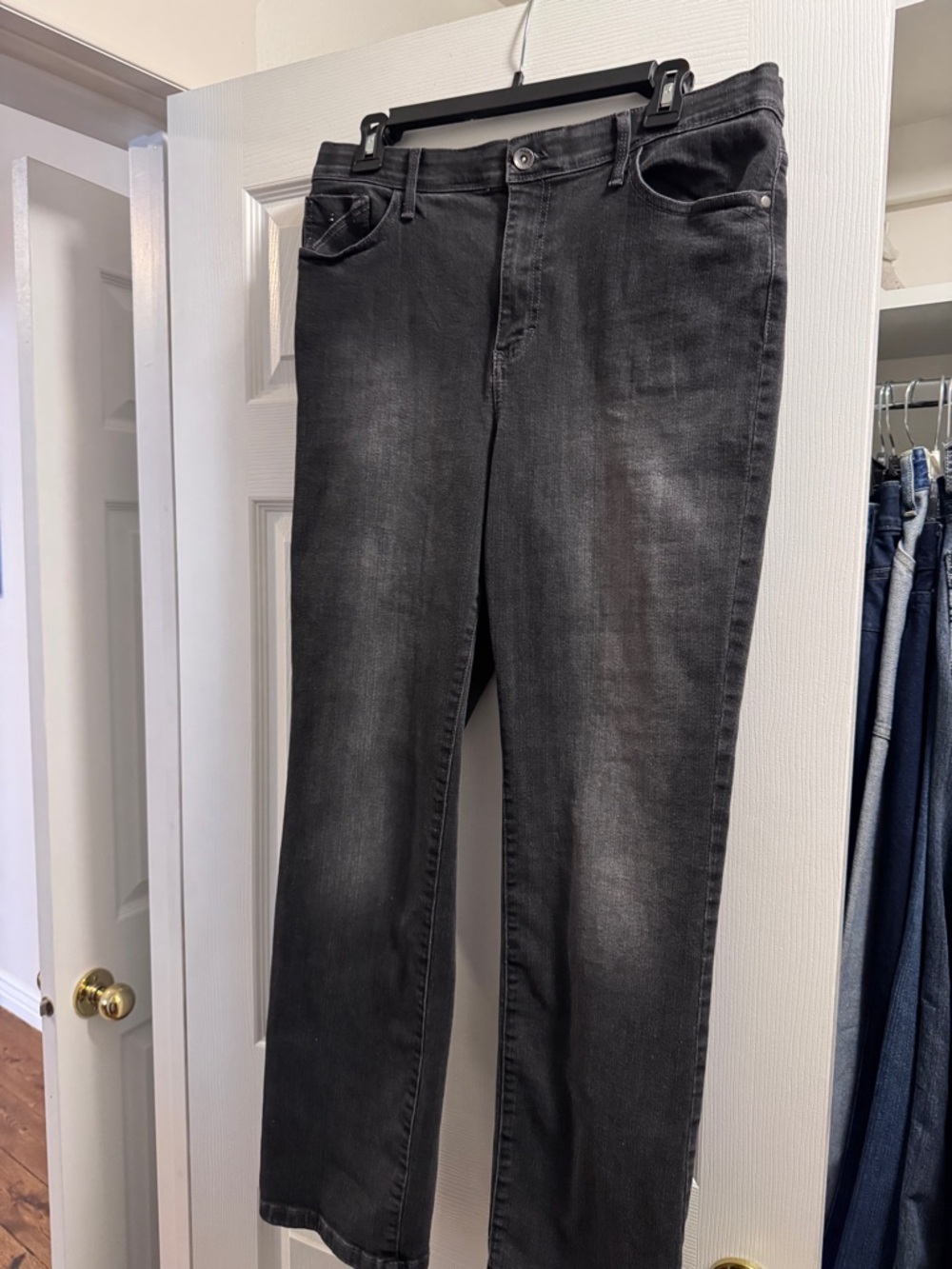 Gloria Vanderbilt Stone washed Black Straight Leg Jeans with Gray Stitching